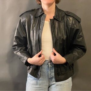 Sleek Black Leather Motorcycle Jacket with Epaulettes Medium